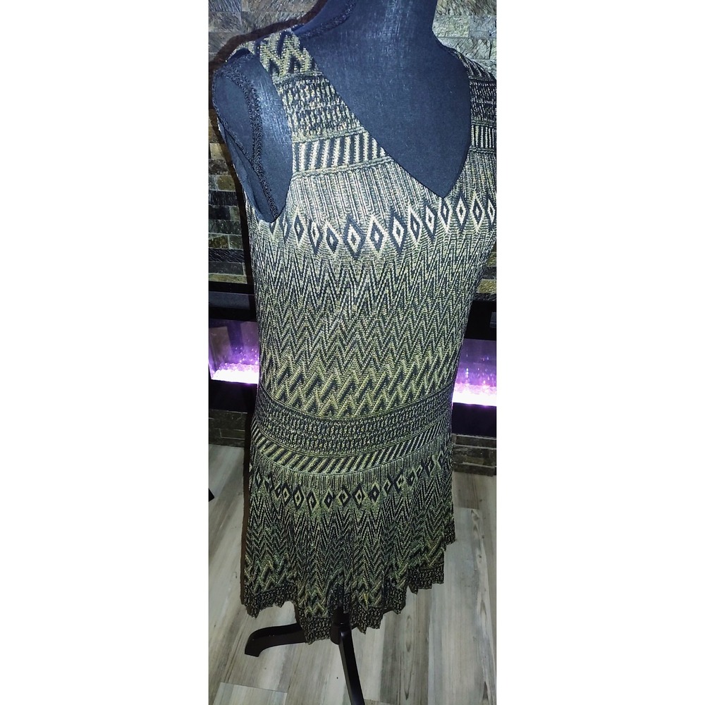 London Times Black & Gold Knit Dress With Pleated Skirt Size 4